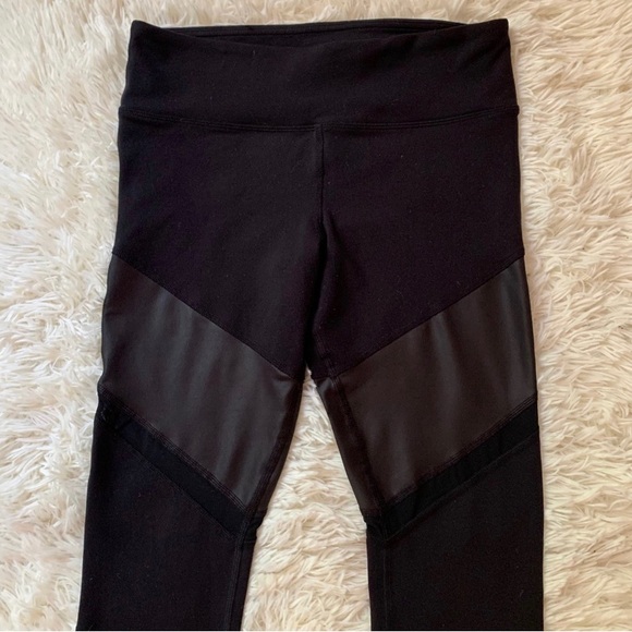 Alo Yoga Sheila Mesh Leggings Size Medium - Picture 4 of 13